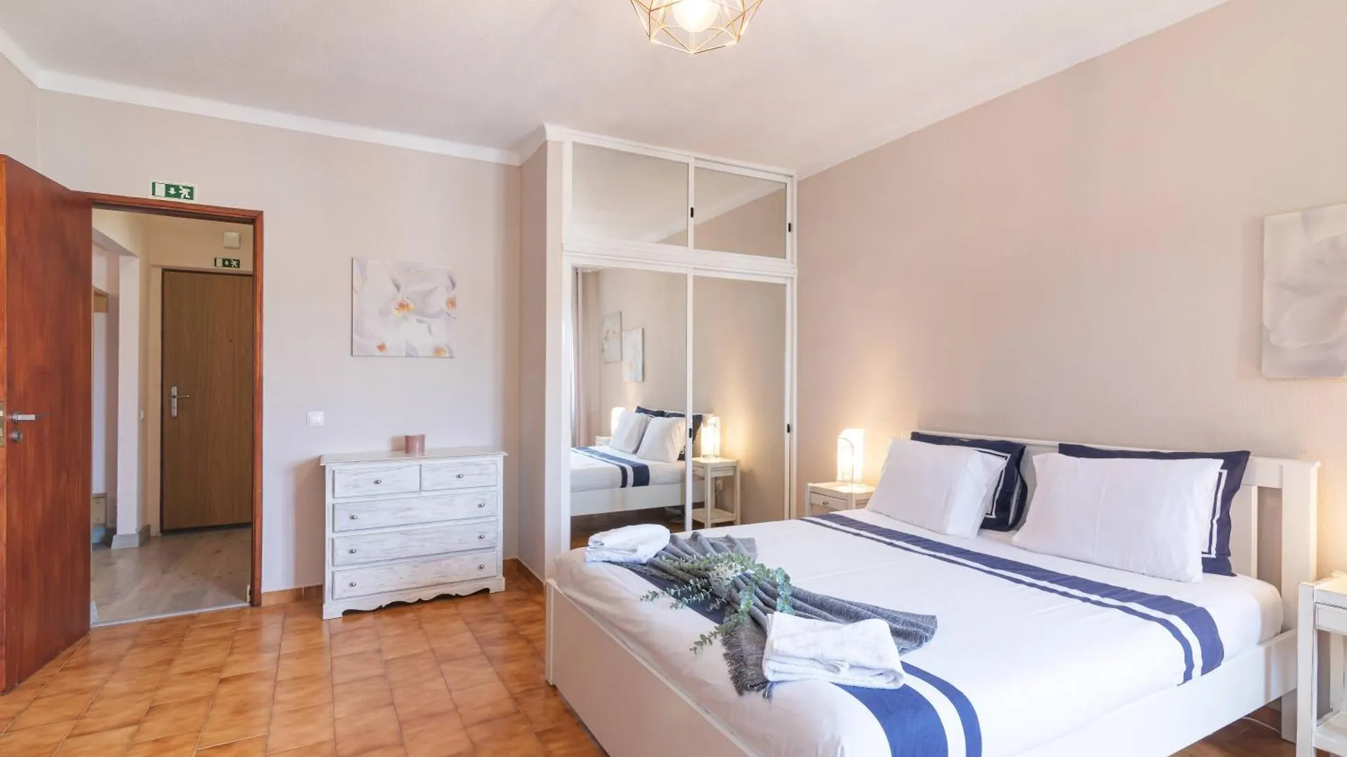 Apartamento Patio Da Rocha - Silhueta Citadina Portimão