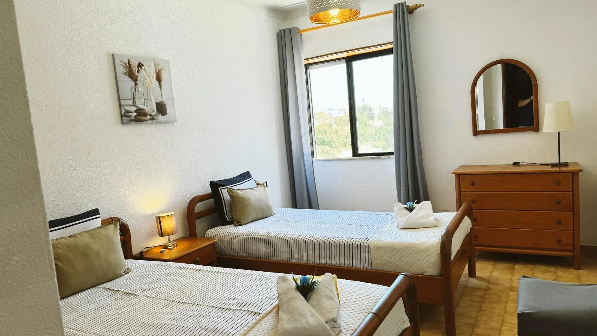 Apartamento Patio Da Rocha - Silhueta Citadina Portimão 0*,
